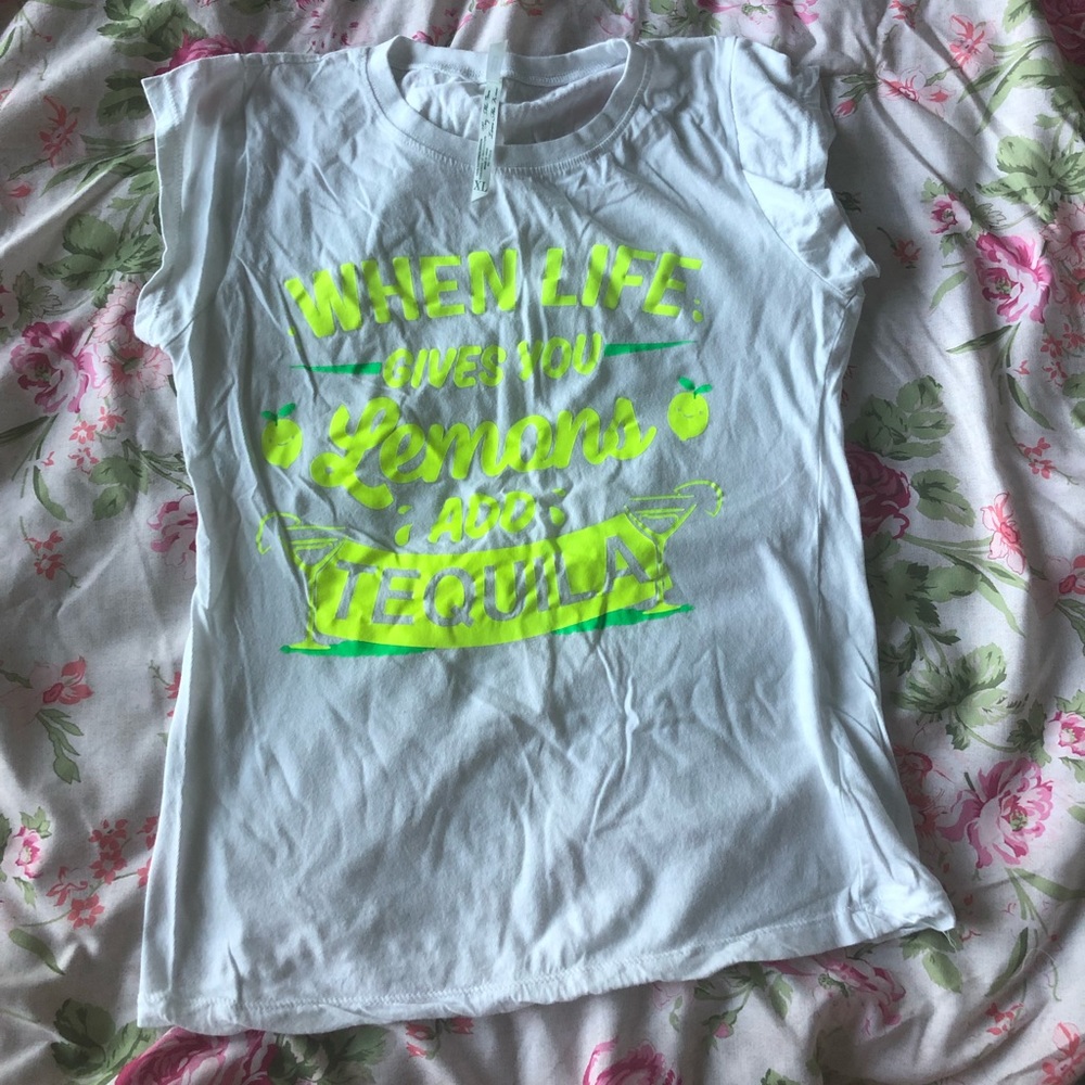 White tee shirt